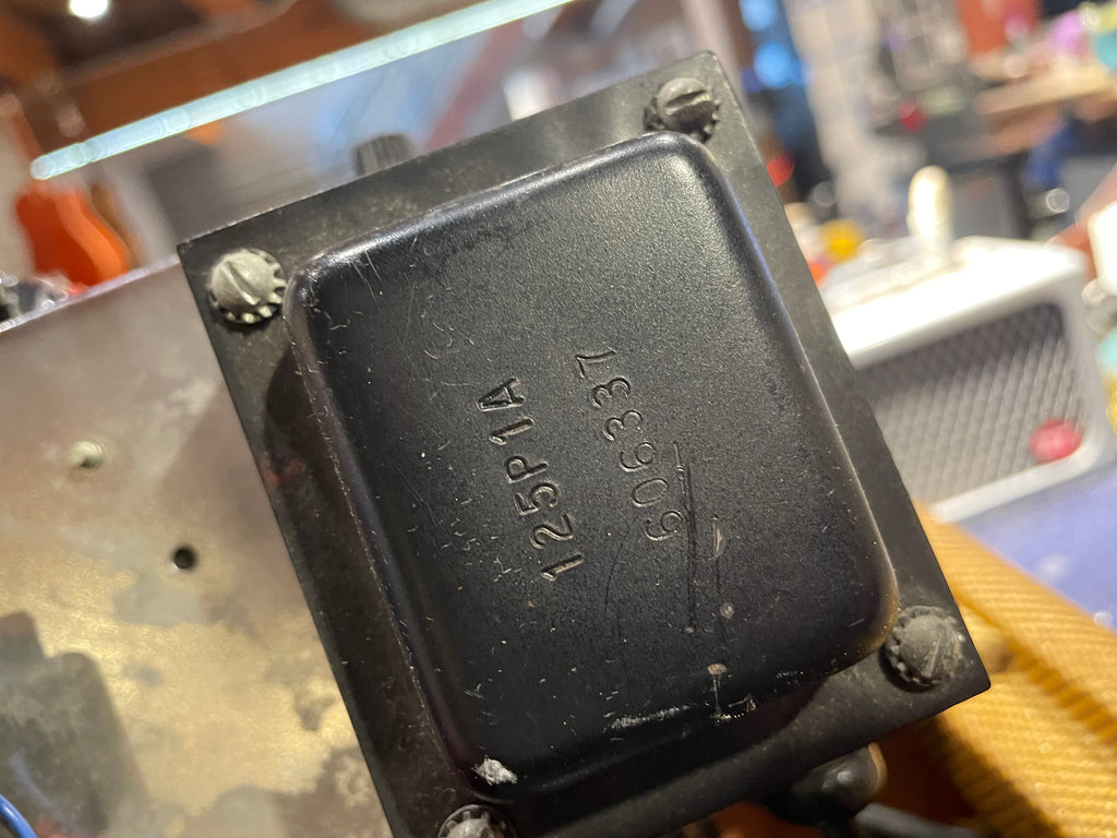 Fender Champ Amp Tweed 1963 - View 8 | MusicMarket