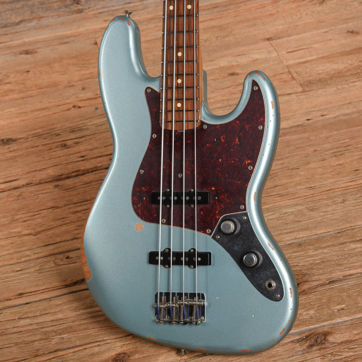 Fender 60th Anniversary Road Worn 60s Jazz Bass Firemist Silver 2019 - View 2 | MusicMarket
