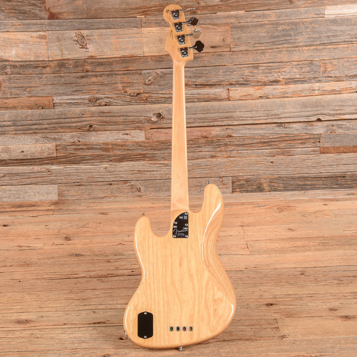 Fender American Deluxe Jazz Bass Ash Natural 2013 - View 5 | MusicMarket