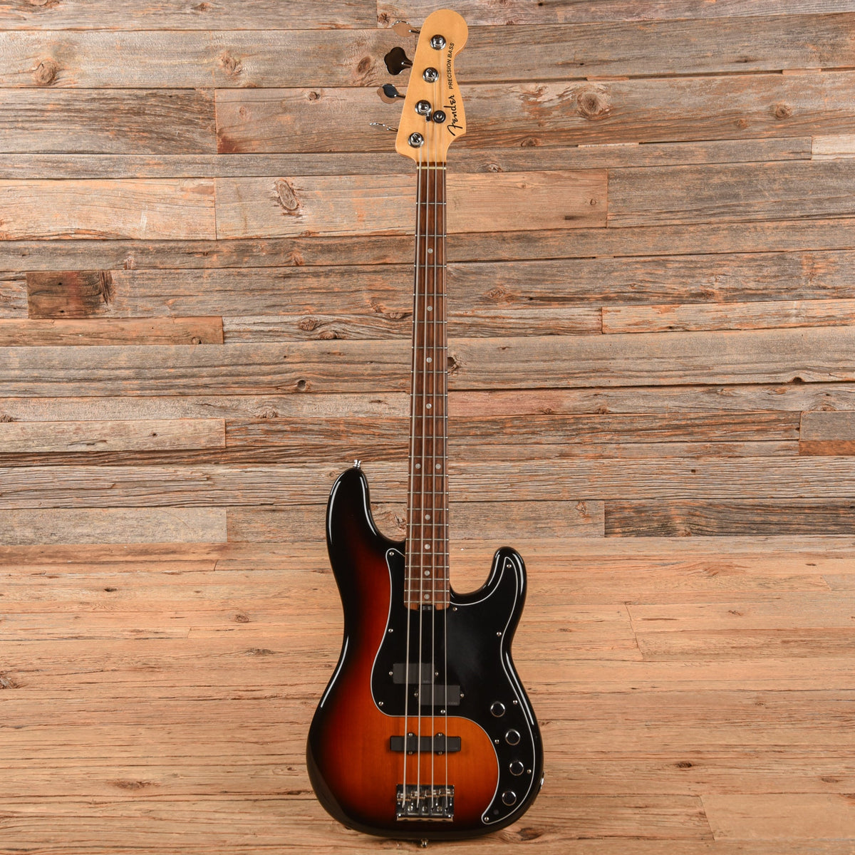Fender American Elite Precision Bass Sunburst 2016 - View 4 | MusicMarket