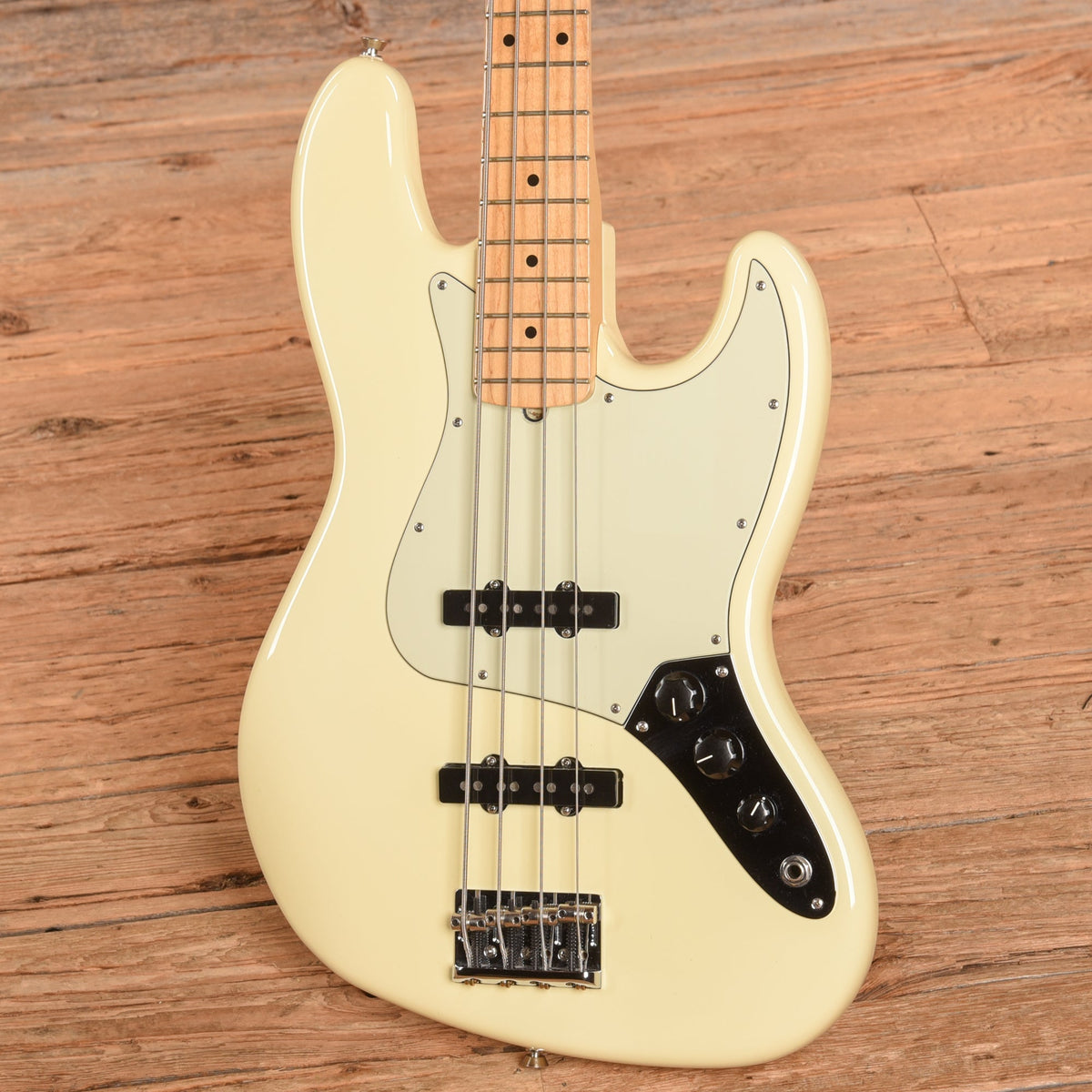 Fender American Professional Jazz Bass Olympic White 2017 - View 2 | MusicMarket
