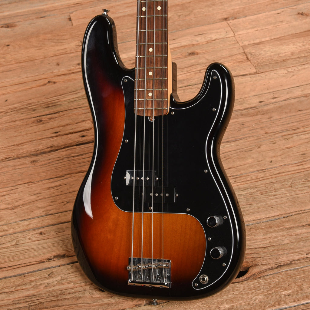 Fender American Standard Precision Bass Sunburst 2015 - View 2 | MusicMarket
