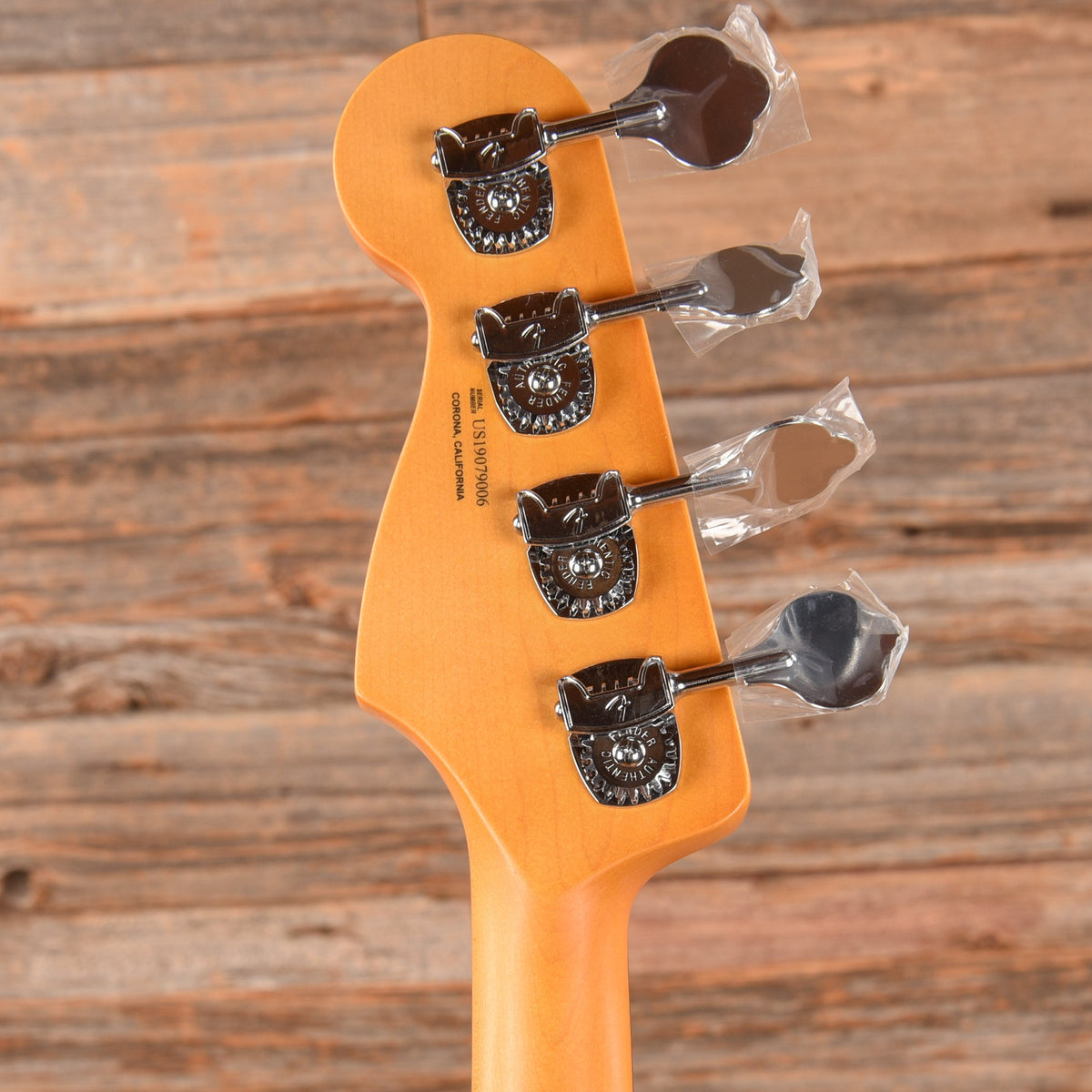 Fender American Ultra Jazz Bass Texas Tea 2019 - View 7 | MusicMarket