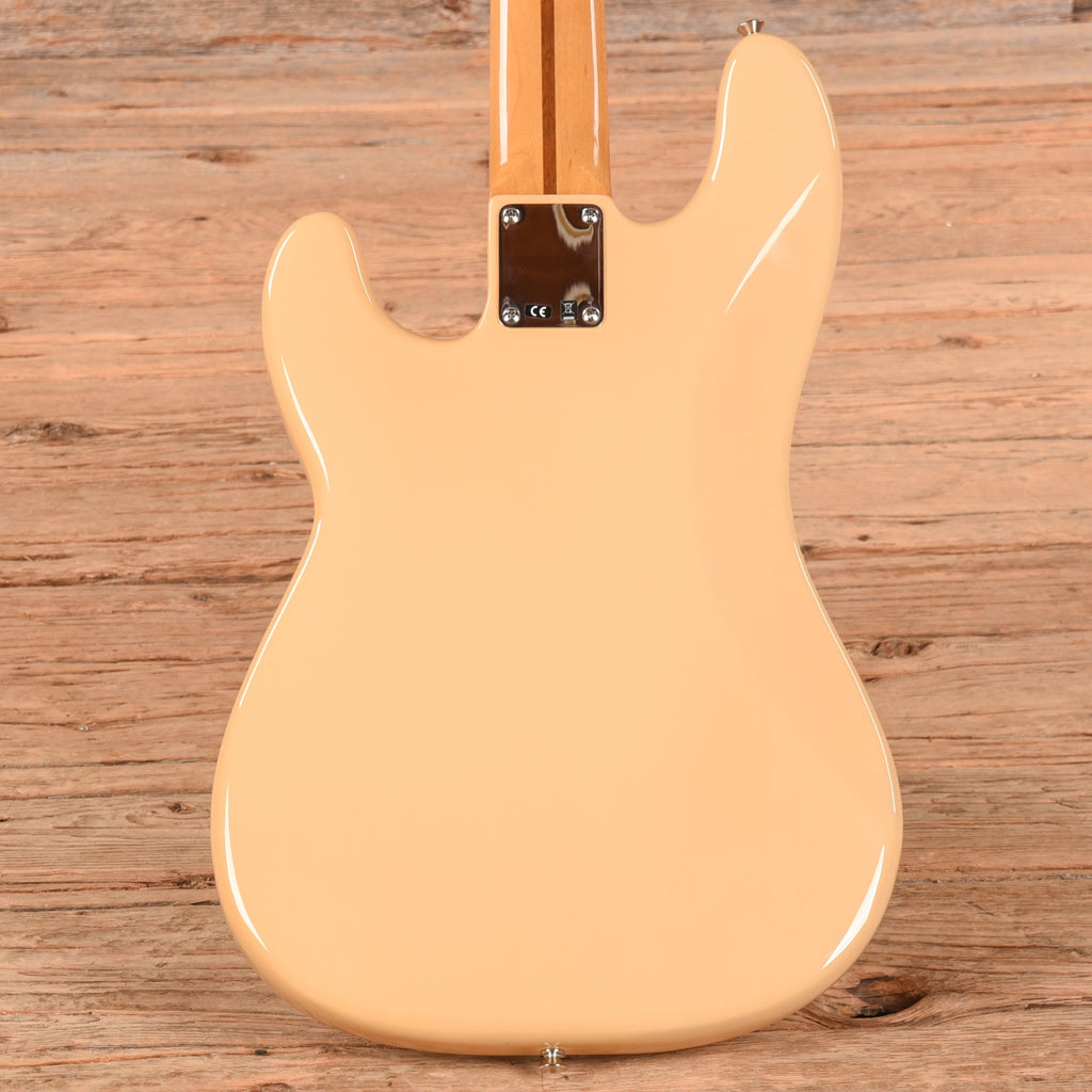 Fender Classic Series 50s Precision Bass Honey Blonde 2018 - View 3 | MusicMarket