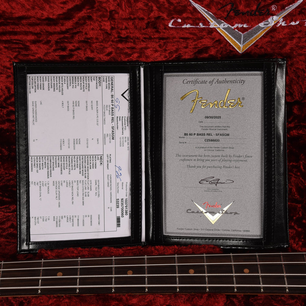 Fender Custom Shop 1960 Precision Bass Relic Super Faded Aged Sage Green Metallic - View 9 | MusicMarket