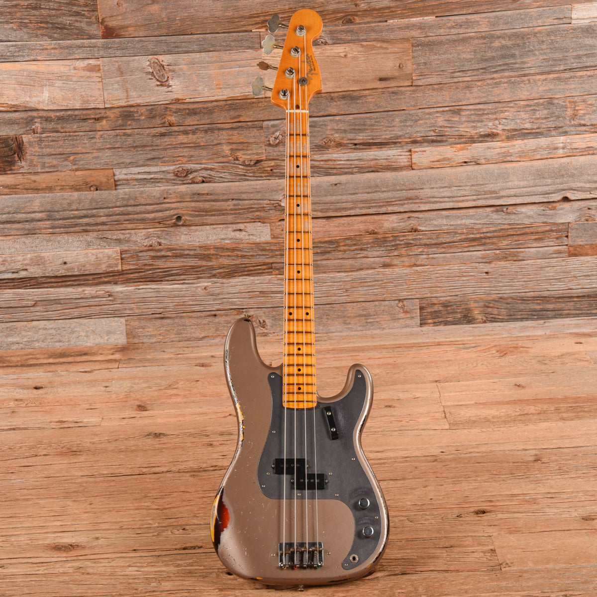 Fender Custom Shop '58 Precision Bass Relic Shoreline Gold 2023 - View 4 | MusicMarket