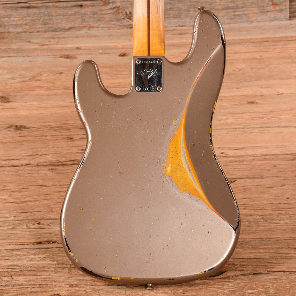 Fender Custom Shop '58 Precision Bass Relic Shoreline Gold 2023 - View 3 | MusicMarket
