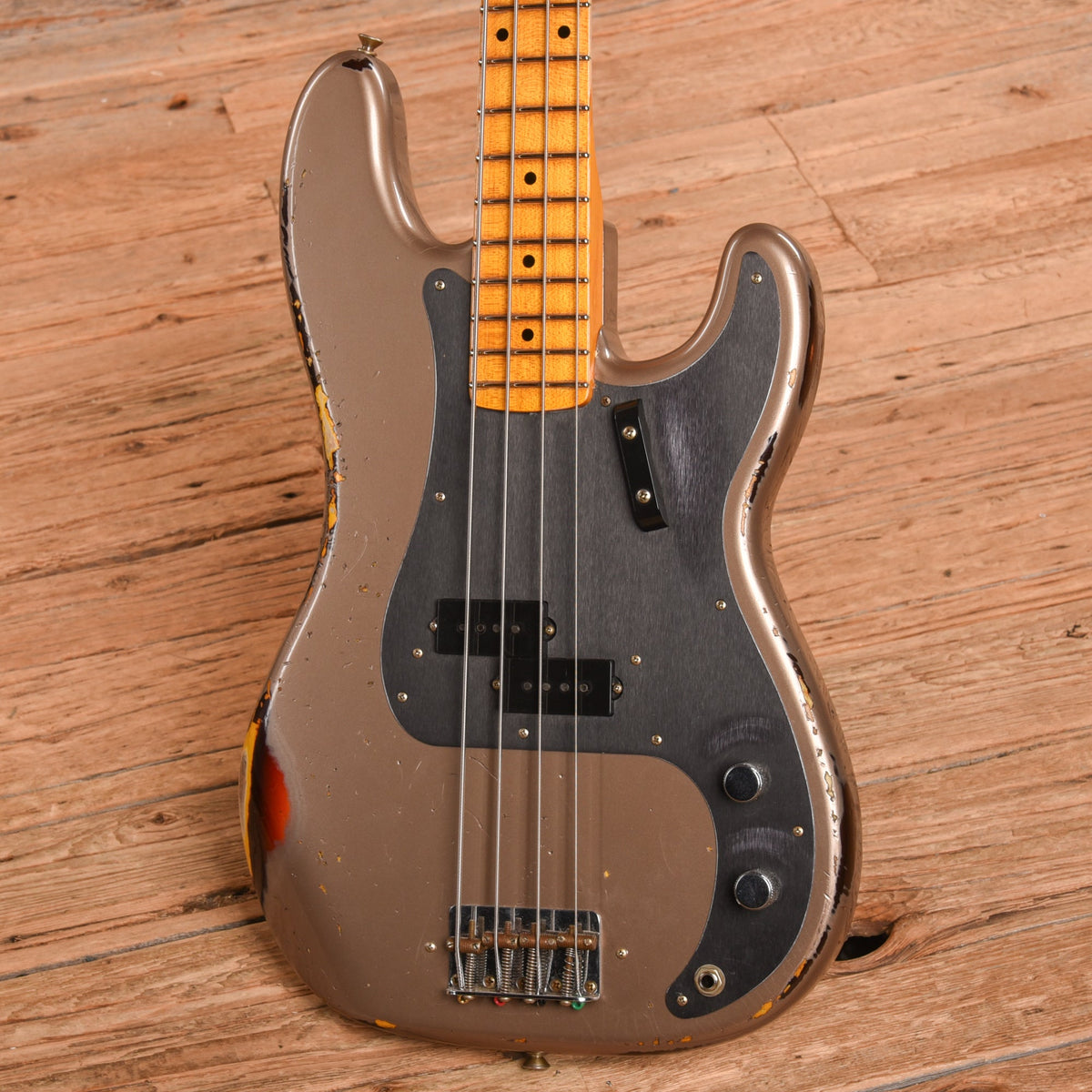 Fender Custom Shop '58 Precision Bass Relic Shoreline Gold 2023 - View 2 | MusicMarket