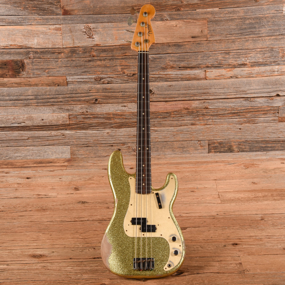 Fender Custom Shop '59 Precision Bass Heavy Relic Gold Sparkle 2022 - View 4 | MusicMarket