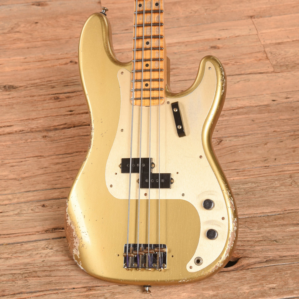Fender Custom Shop Limited P-Jazz Bass Heavy Relic Gold 2024 - View 2 | MusicMarket