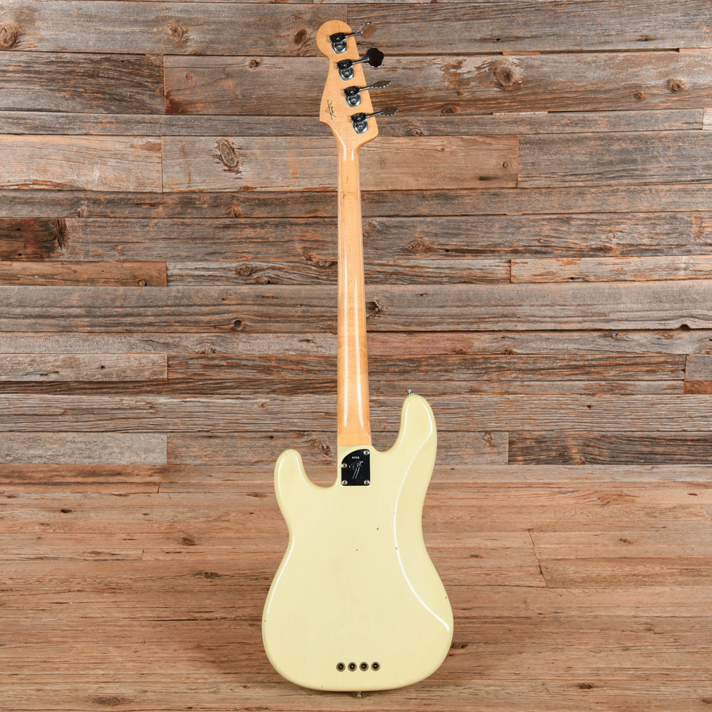 Fender Custom Shop Postmodern P/J Bass Vintage White - View 5 | MusicMarket