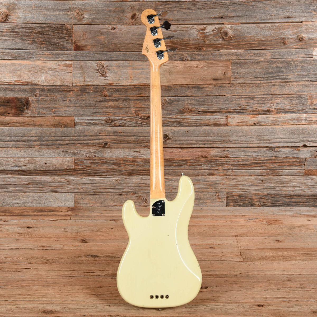 Fender Custom Shop Postmodern P/J Bass Vintage White - View 5 | MusicMarket