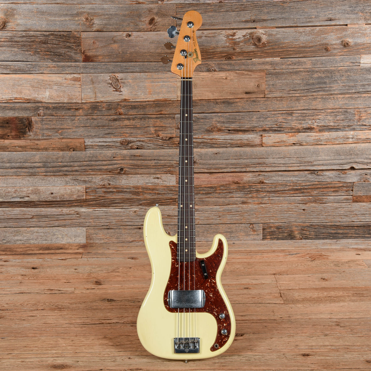 Fender Custom Shop Postmodern P/J Bass Vintage White - View 4 | MusicMarket