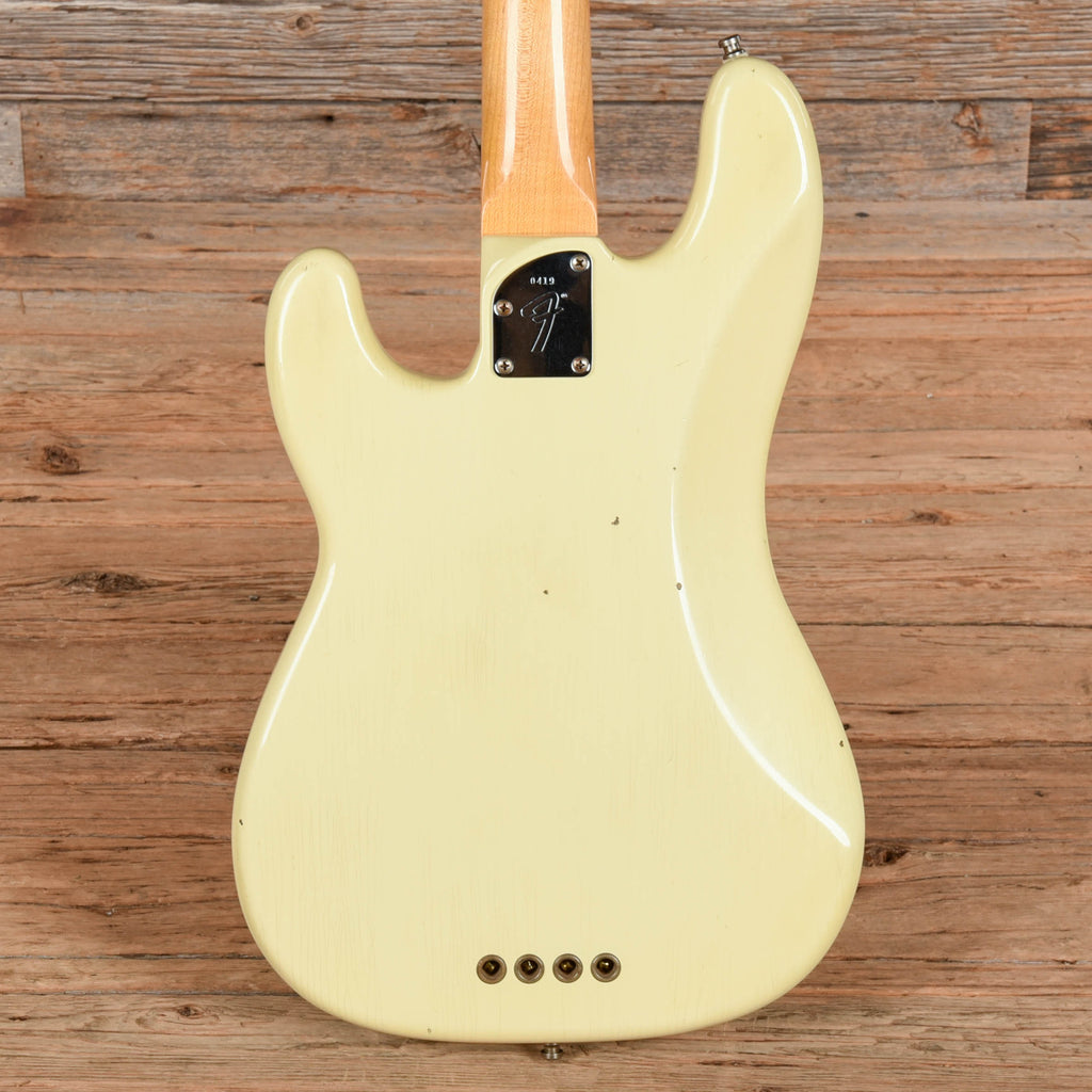 Fender Custom Shop Postmodern P/J Bass Vintage White - View 3 | MusicMarket