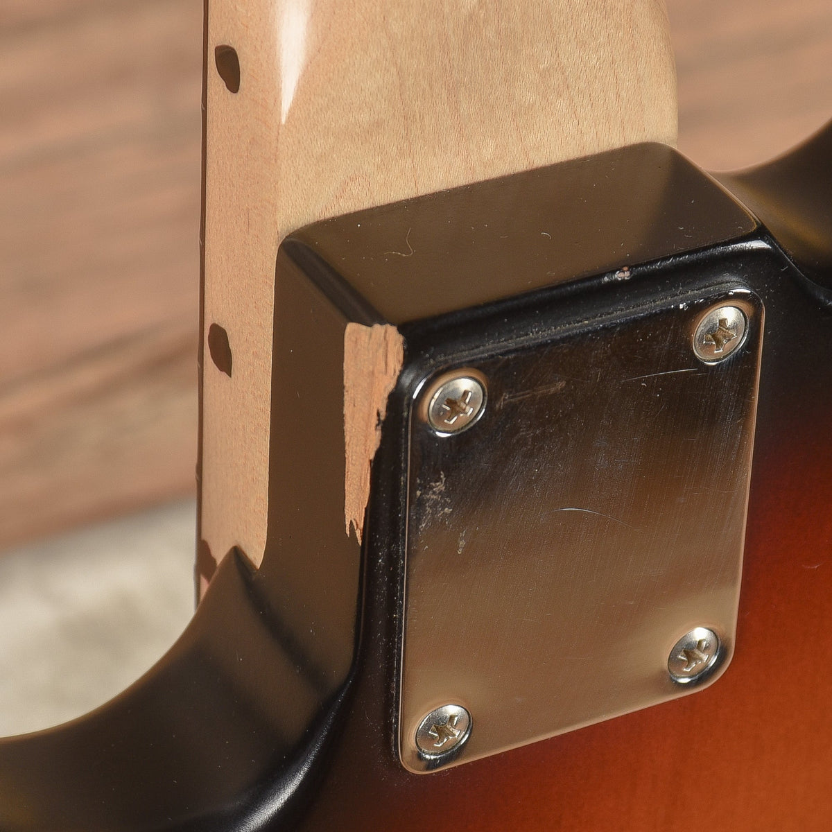 Fender Highway One Jazz Bass Sunburst 2009 - View 11 | MusicMarket