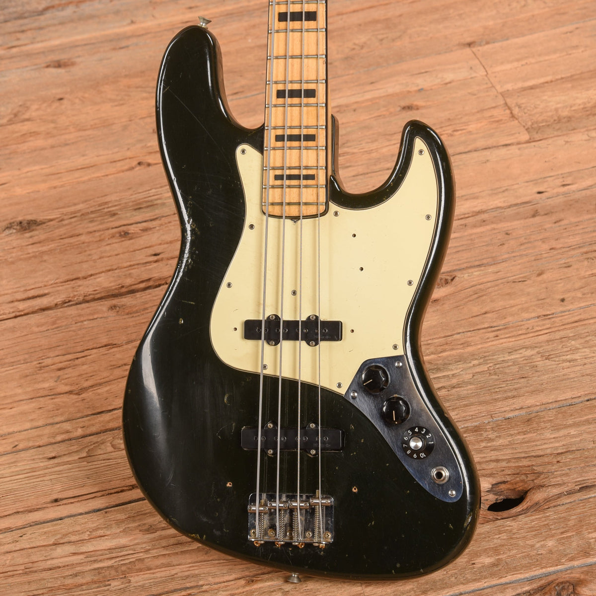 Fender Jazz Bass Black 1973 - View 2 | MusicMarket