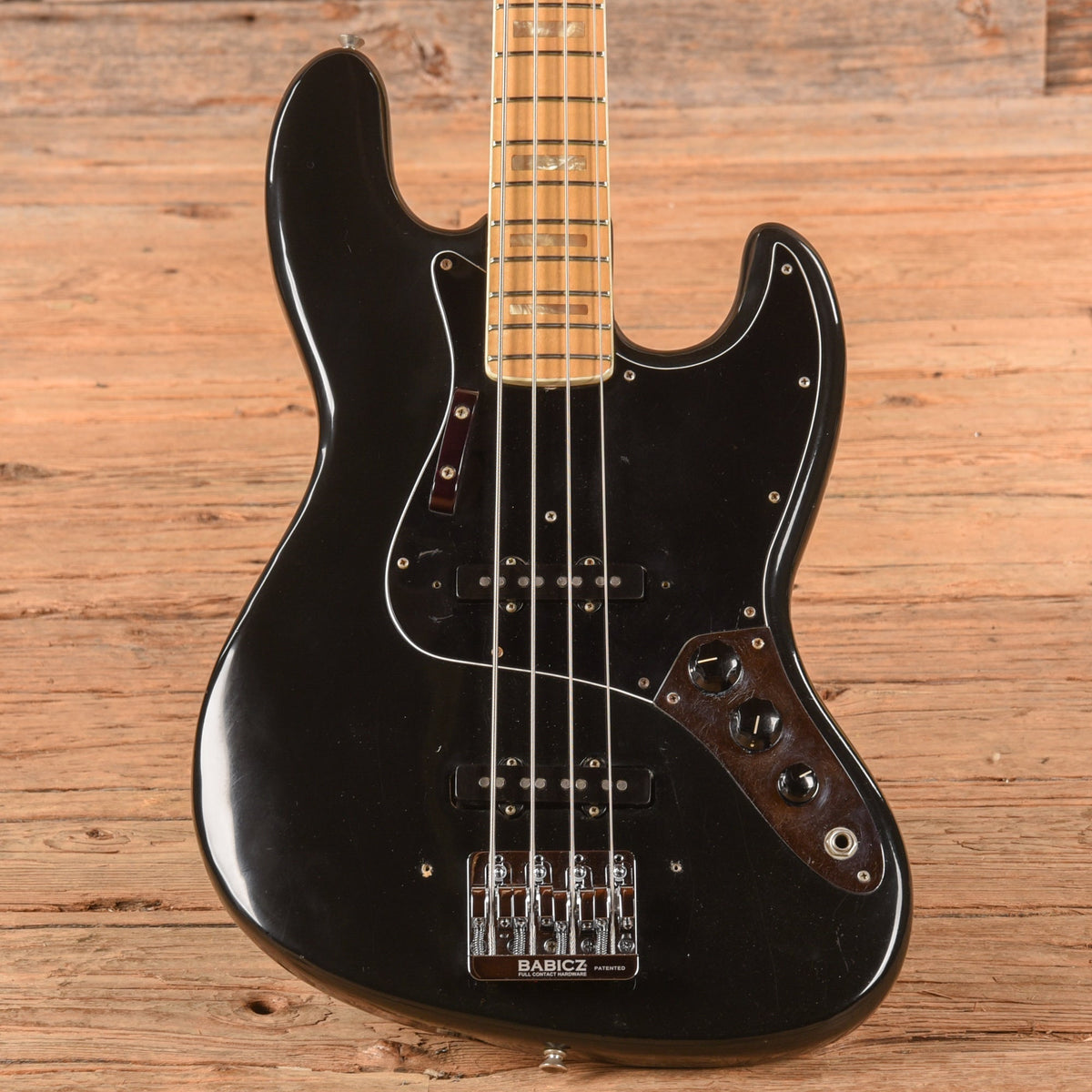 Fender Jazz Bass Black 1975 - MusicMarket