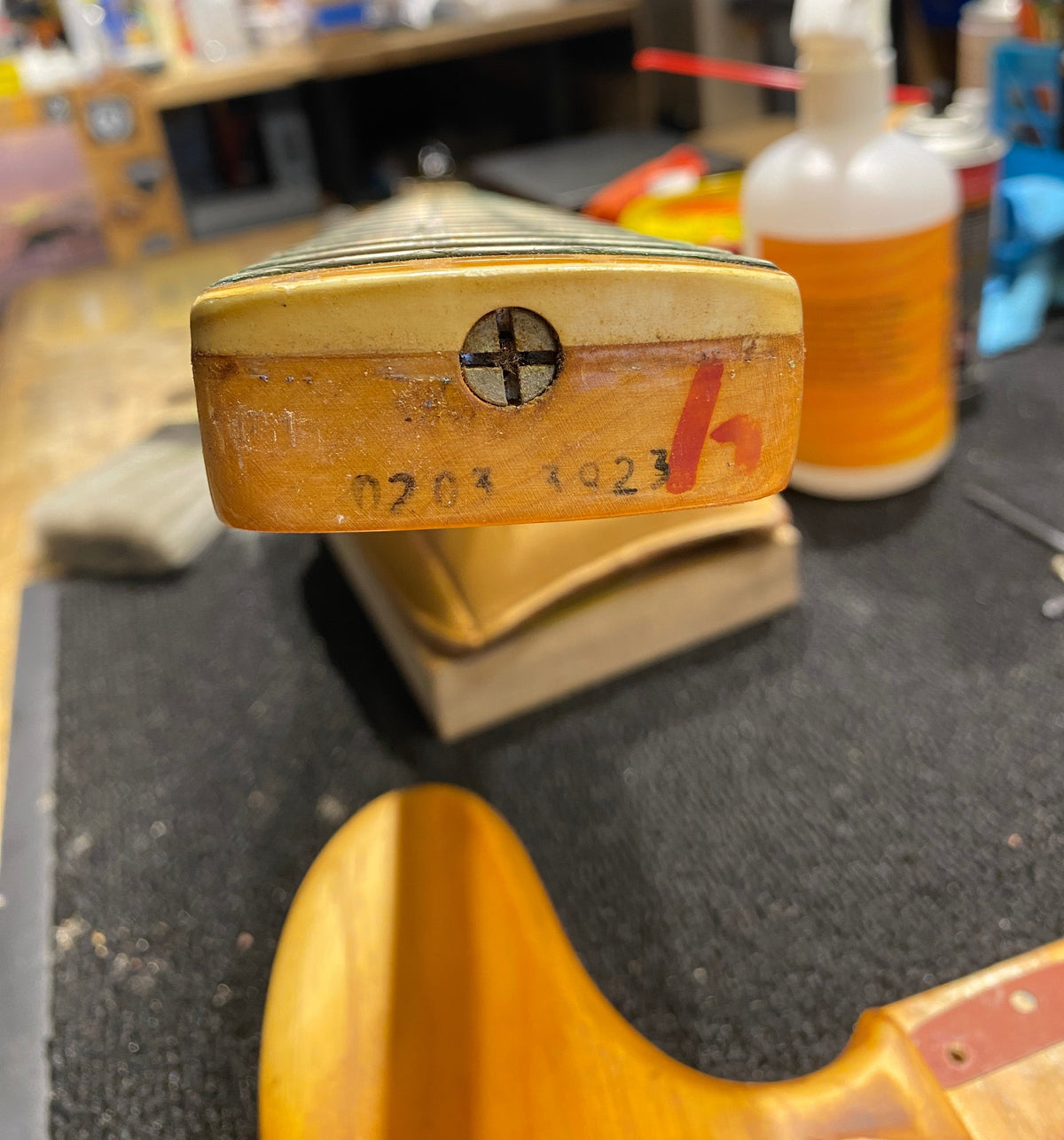 Fender Jazz Bass Natural 1973 - View 19 | MusicMarket