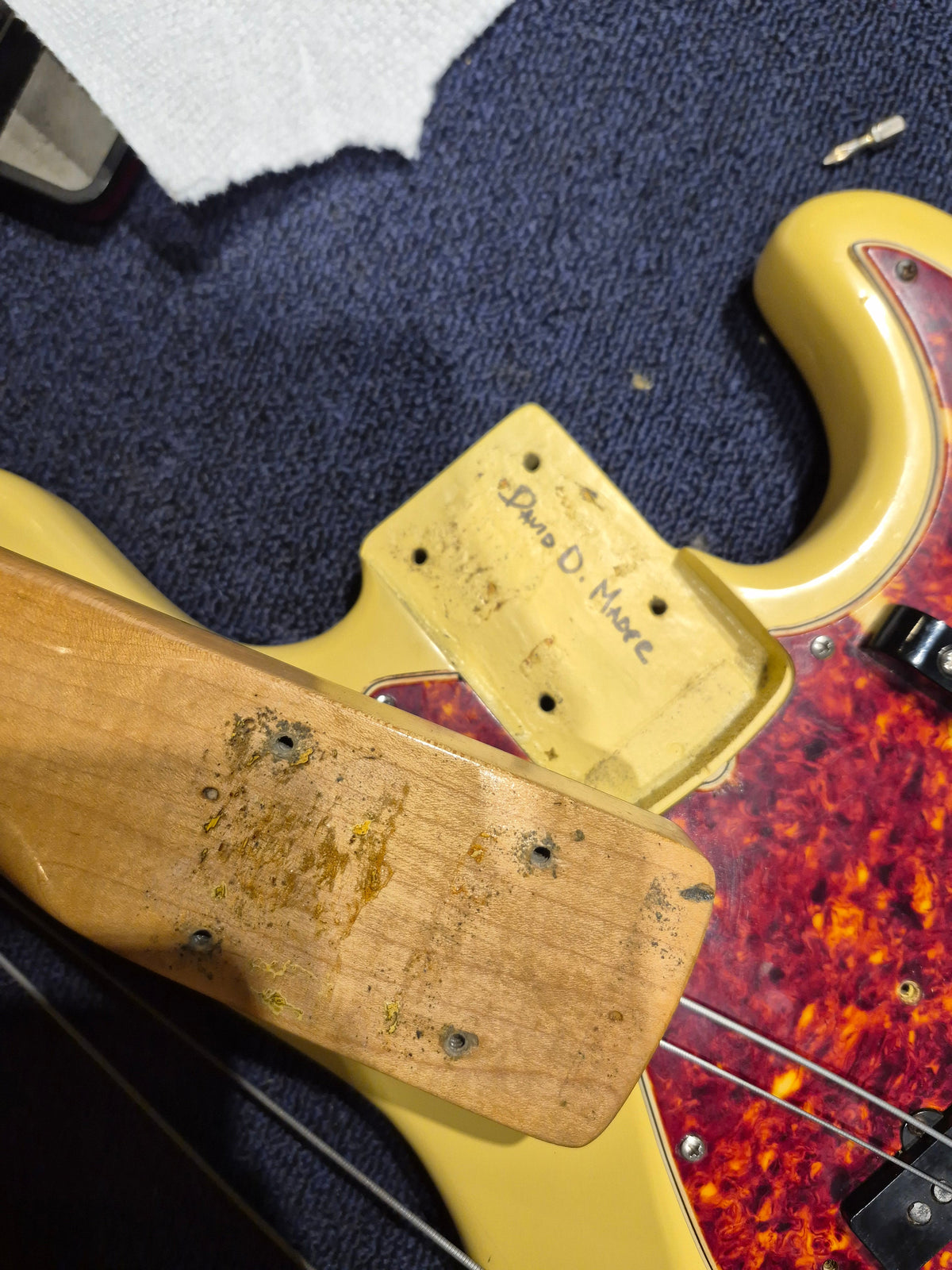 Fender Jazz Bass Olympic White Refin 1965 - View 16 | MusicMarket