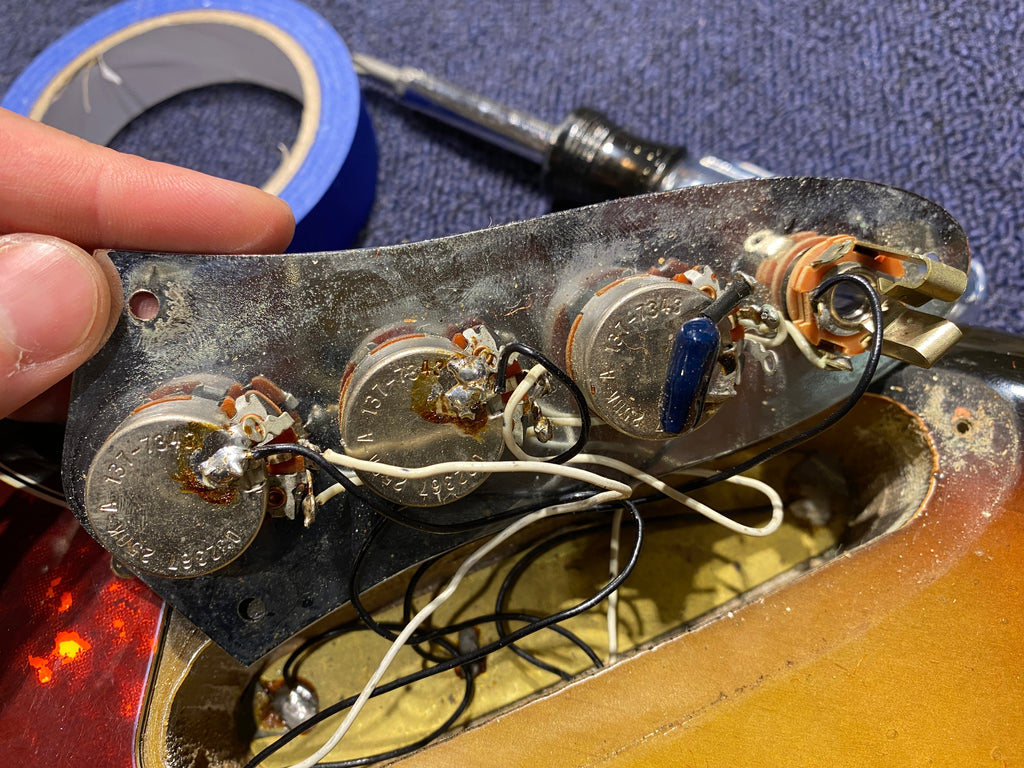 Fender Jazz Bass Sunburst 1974 - View 18 | MusicMarket