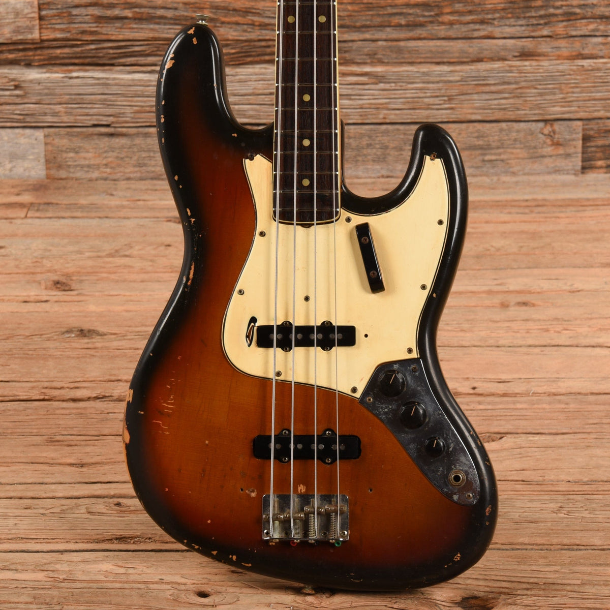 Fender Jazz Bass w/1966 Neck and 1974 Body Sunburst - MusicMarket