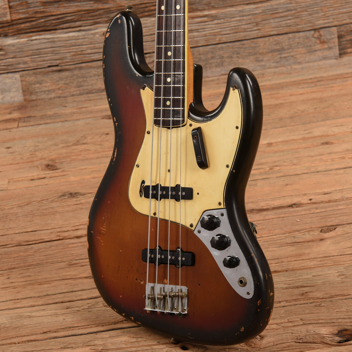 Fender Jazz Bass w/1966 Neck and 1974 Body Sunburst - View 2 | MusicMarket