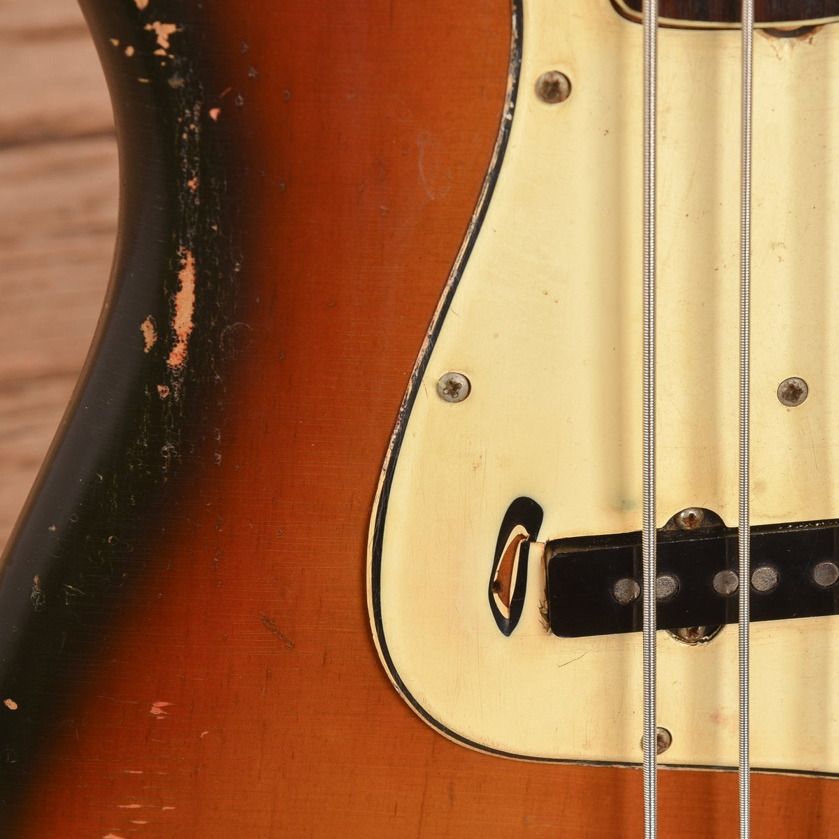 Fender Jazz Bass w/1966 Neck and 1974 Body Sunburst - View 12 | MusicMarket