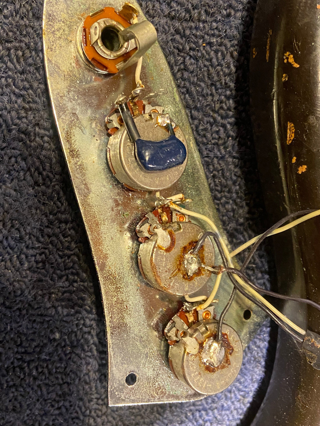 Fender Jazz Bass w/1966 Neck and 1974 Body Sunburst - View 22 | MusicMarket