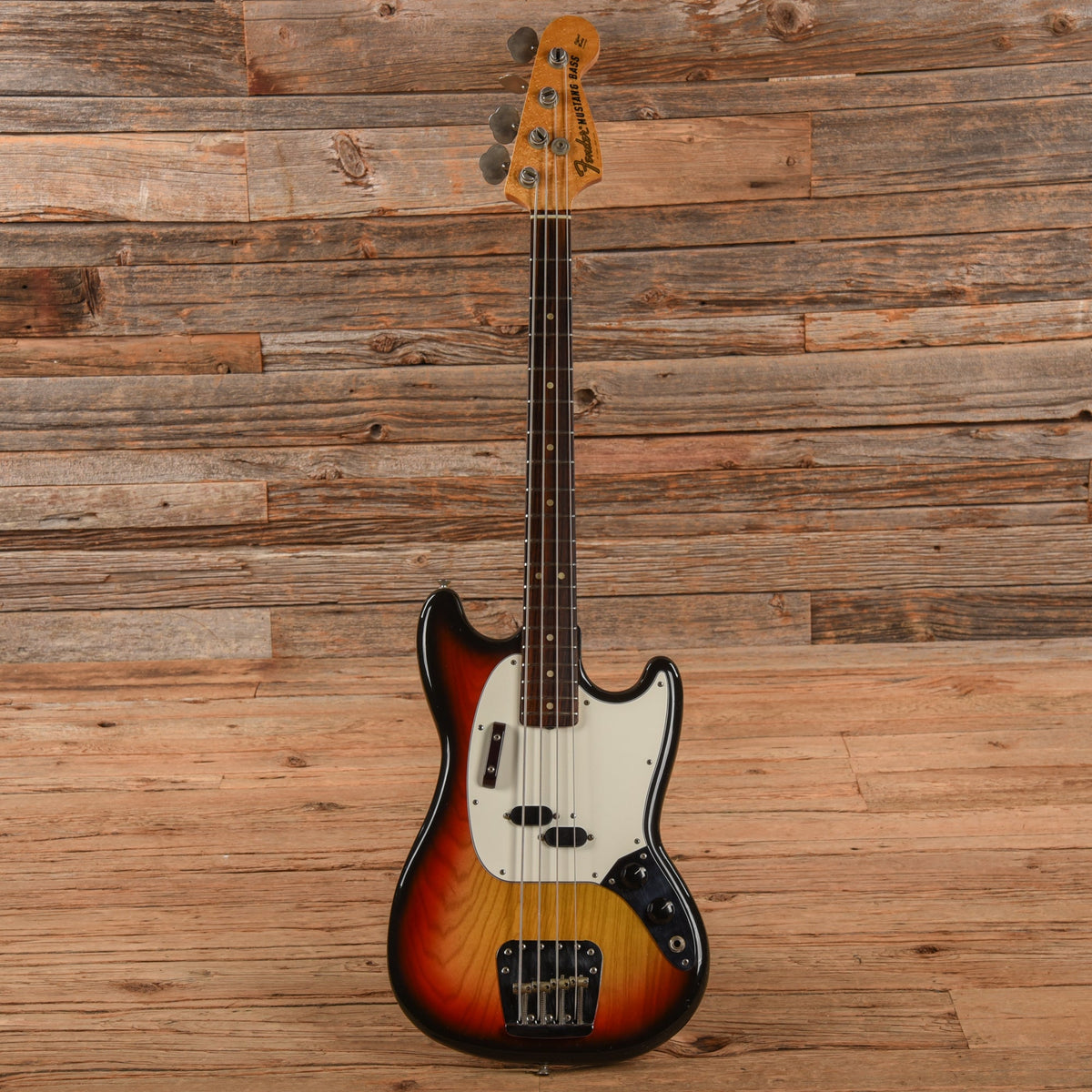 Fender Mustang Bass Sunburst 1976 - View 4 | MusicMarket