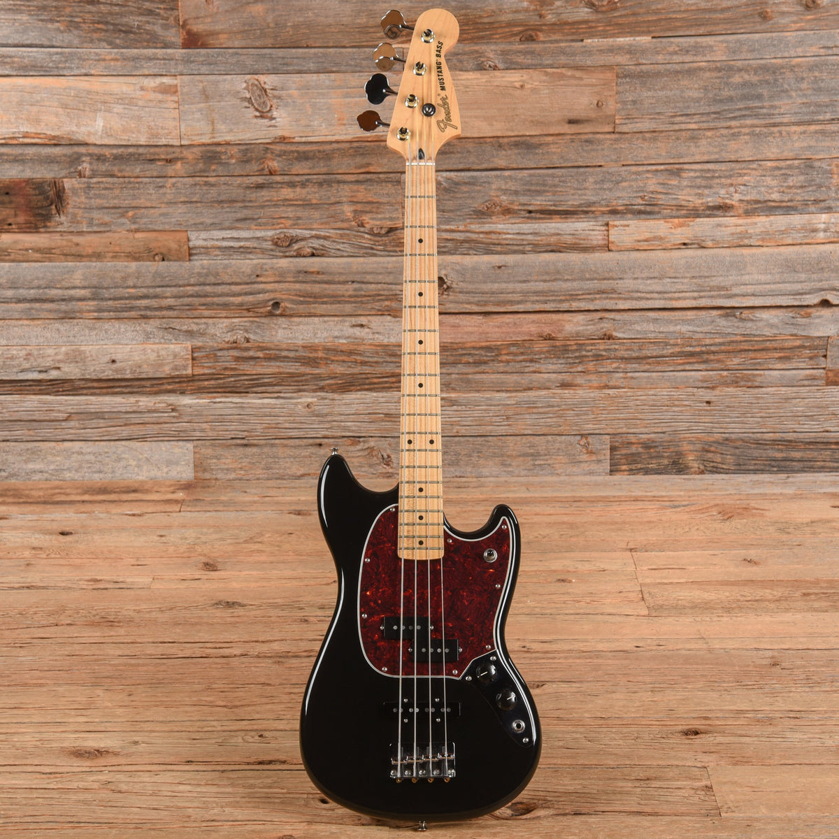 Fender Offset Series Mustang Bass PJ Black 2022 - View 4 | MusicMarket
