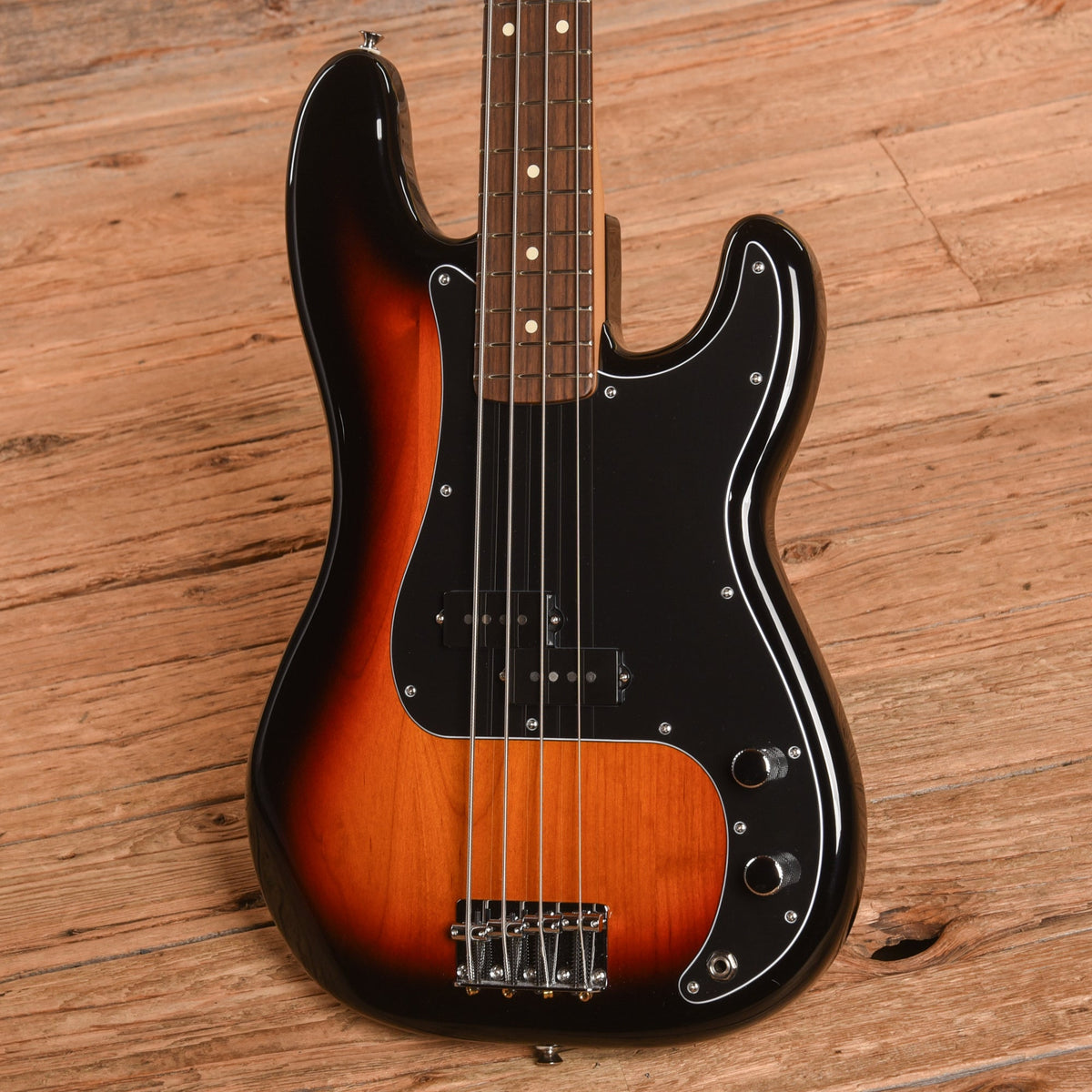 Fender Player II Precision Bass Sunburst 2024 - View 2 | MusicMarket