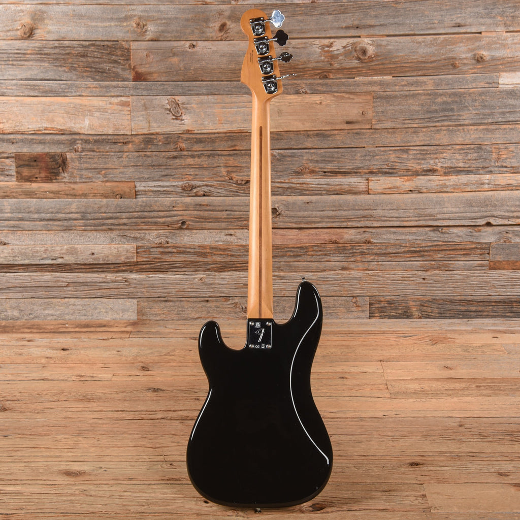 Fender Player Precision Bass Black 2024 - View 5 | MusicMarket