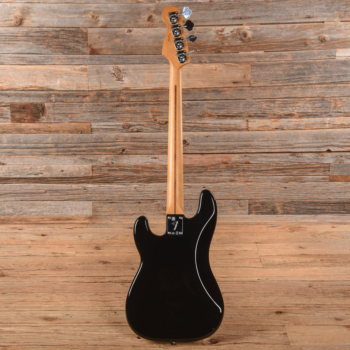 Fender Player Precision Bass Black 2024 - View 5 | MusicMarket