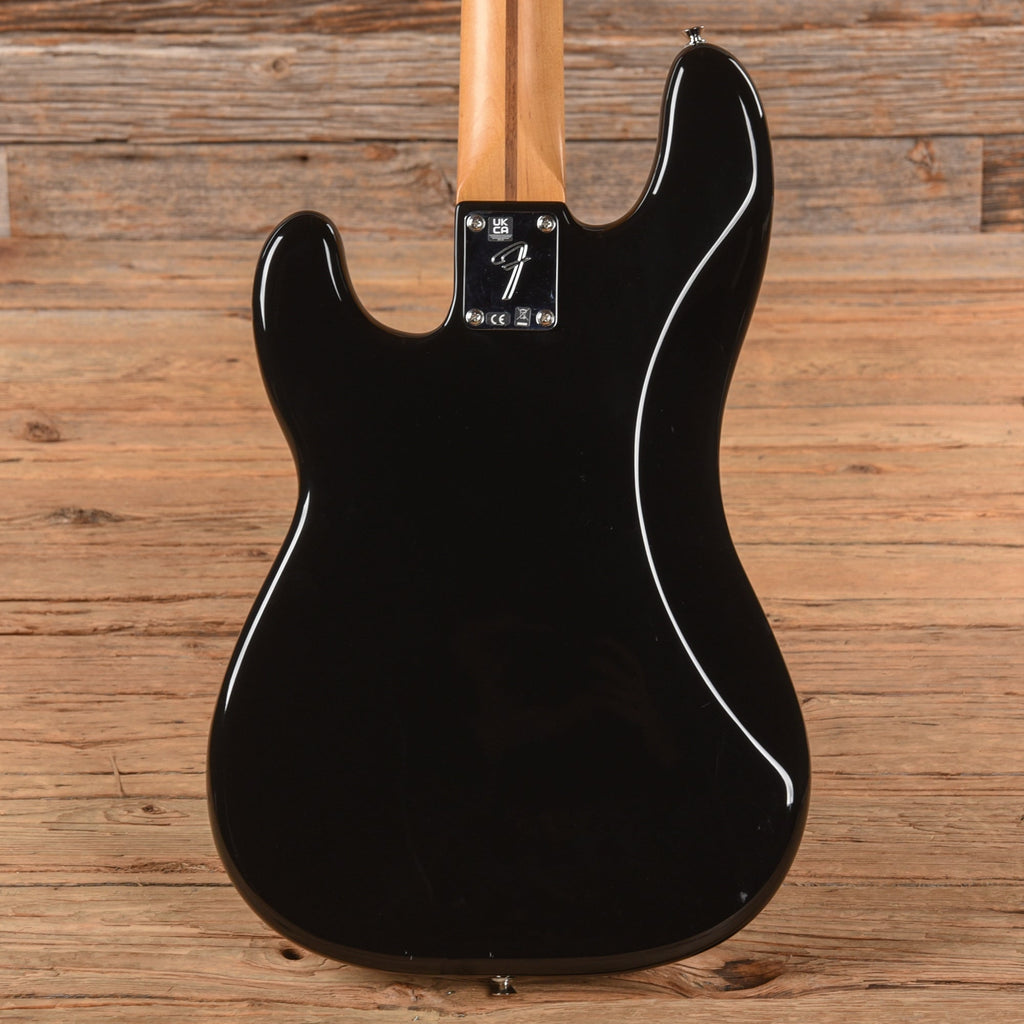 Fender Player Precision Bass Black 2024 - View 3 | MusicMarket