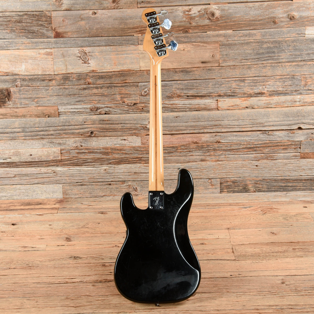 Fender Precision Bass Black 1977 - View 5 | MusicMarket