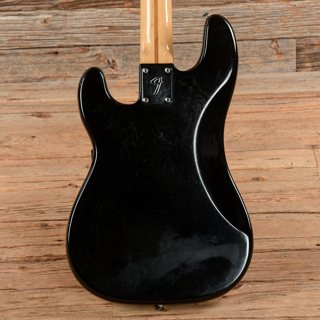 Fender Precision Bass Black 1977 - View 3 | MusicMarket