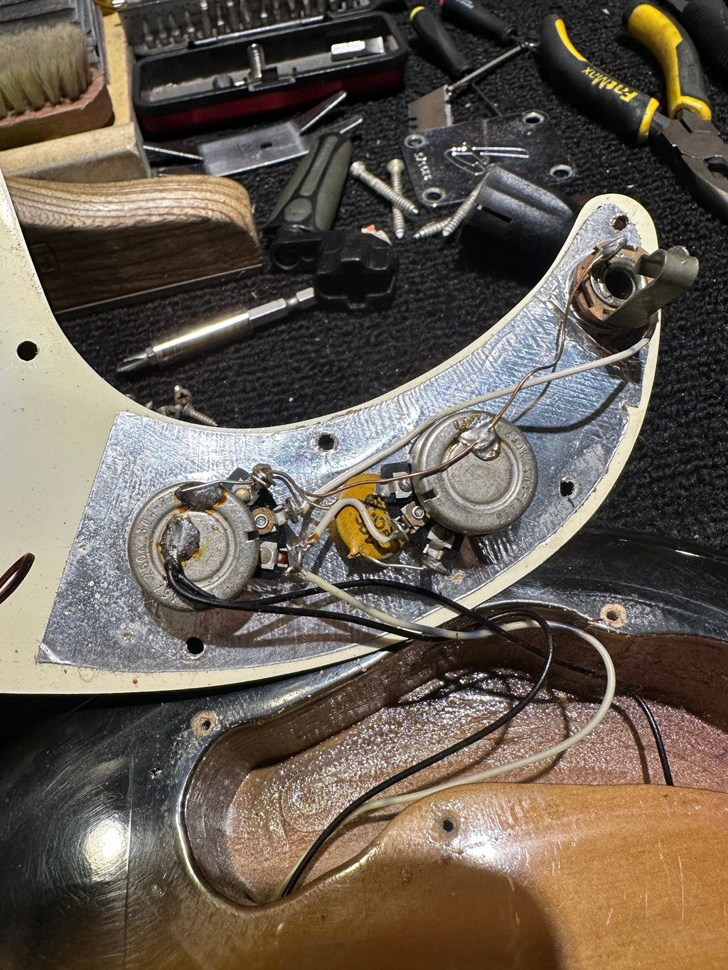 Fender Precision Bass Sunburst 1972 - View 16 | MusicMarket
