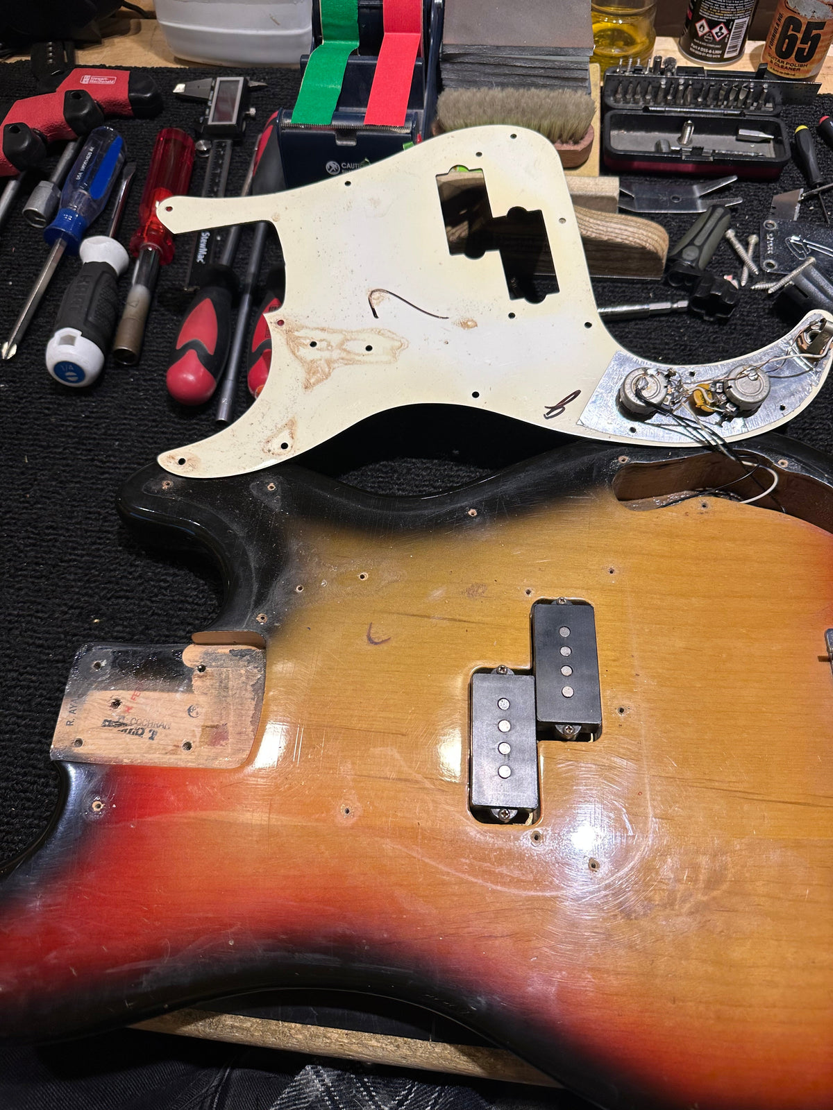 Fender Precision Bass Sunburst 1972 - View 14 | MusicMarket