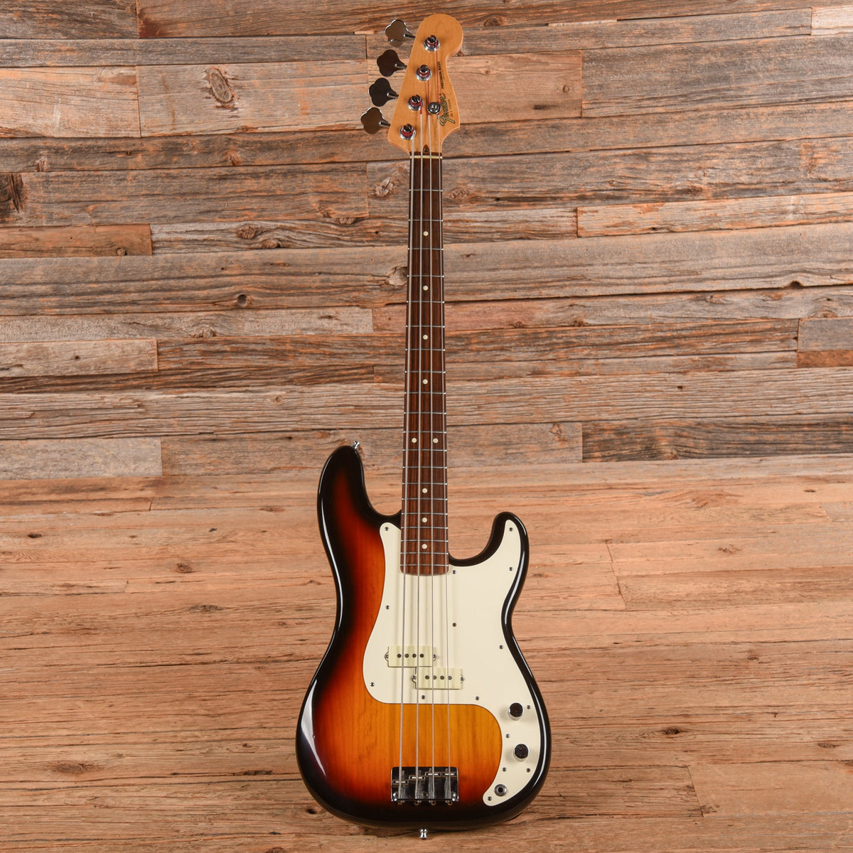Fender Precision Bass Sunburst 1984 - View 4 | MusicMarket