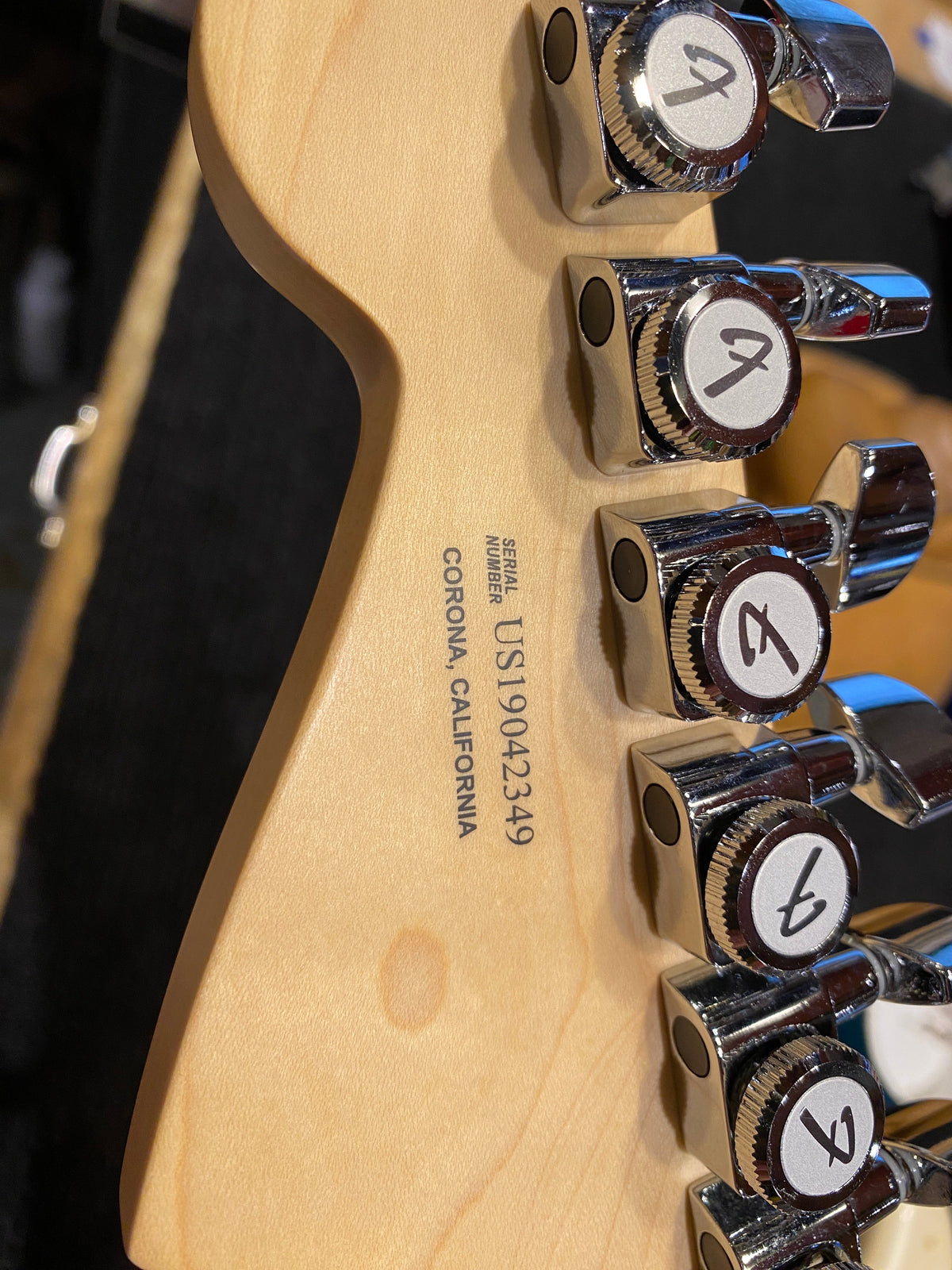Fender Precision Bass White Refin 1972 - View 10 | MusicMarket