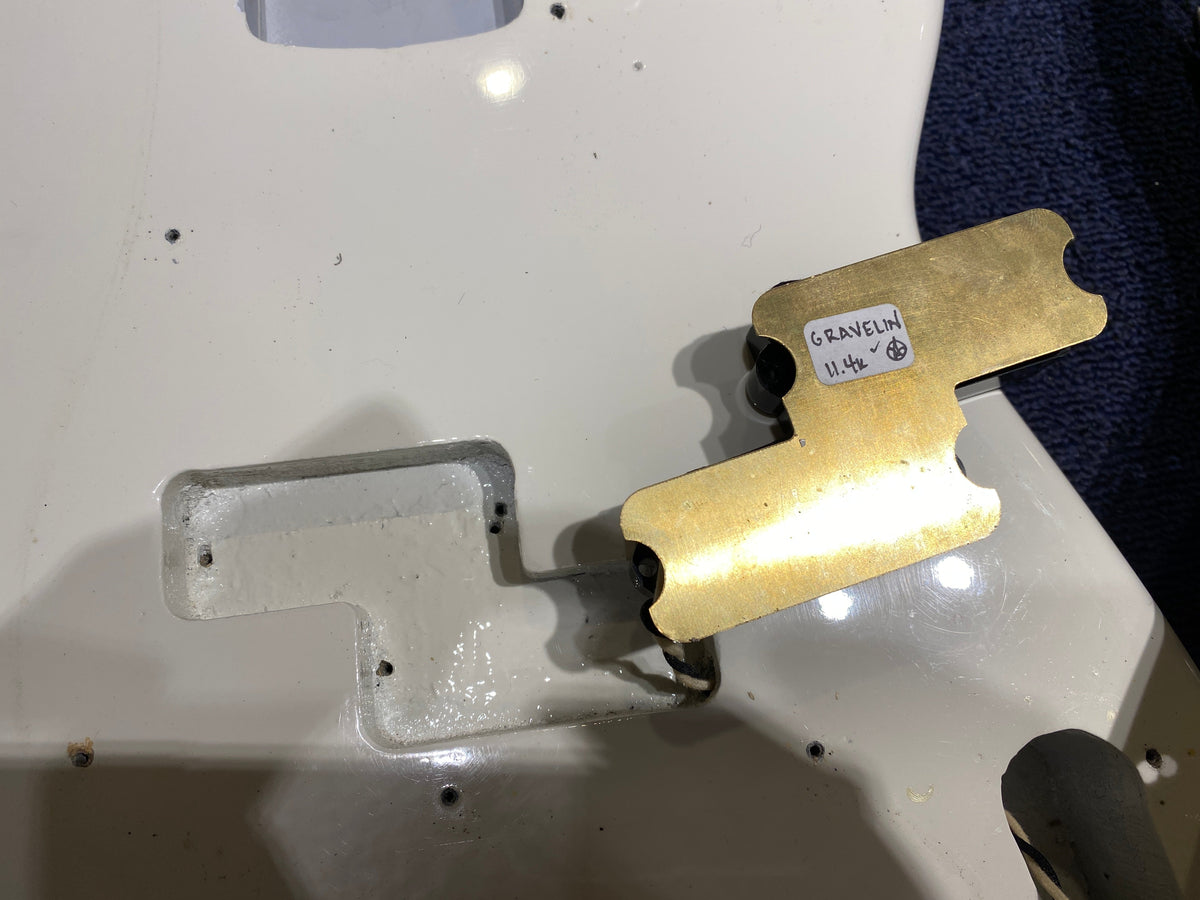 Fender Precision Bass White Refin 1972 - View 12 | MusicMarket