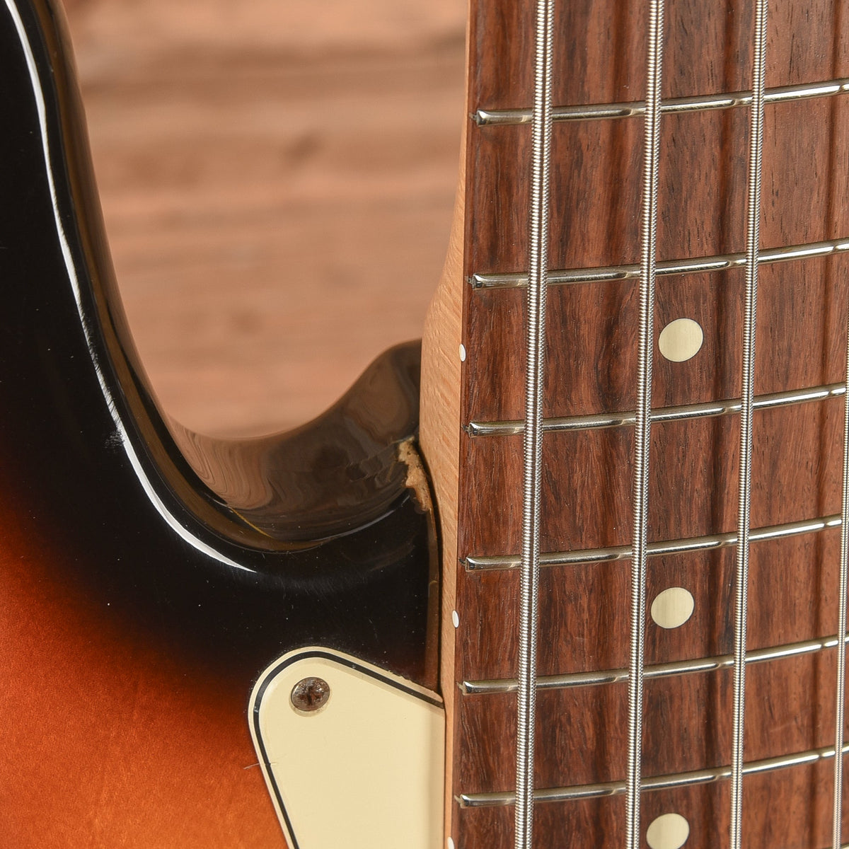 Fender Standard Jazz Bass Sunburst 1993 - View 9 | MusicMarket