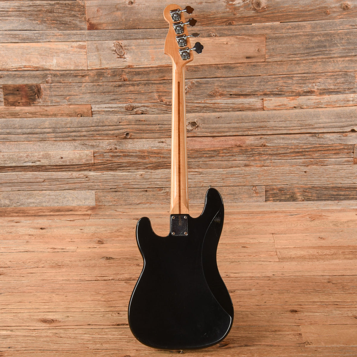 Fender Standard Precision Bass Black 1999 - View 5 | MusicMarket