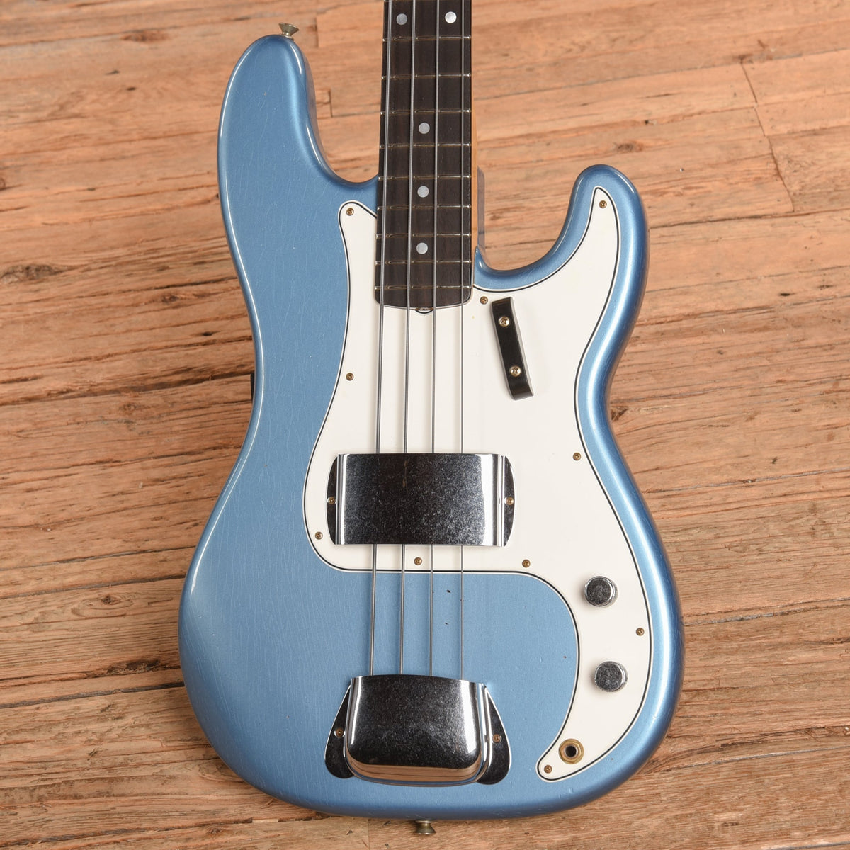 Fender Custom Shop 66 Precision Bass Journeyman Relic Lake Placid Blue 2024 - View 2 | MusicMarket