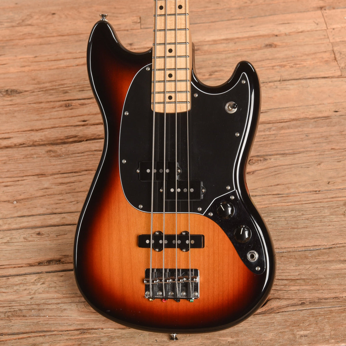 Fender Player Mustang PJ Bass Sunburst 2019 - View 2 | MusicMarket