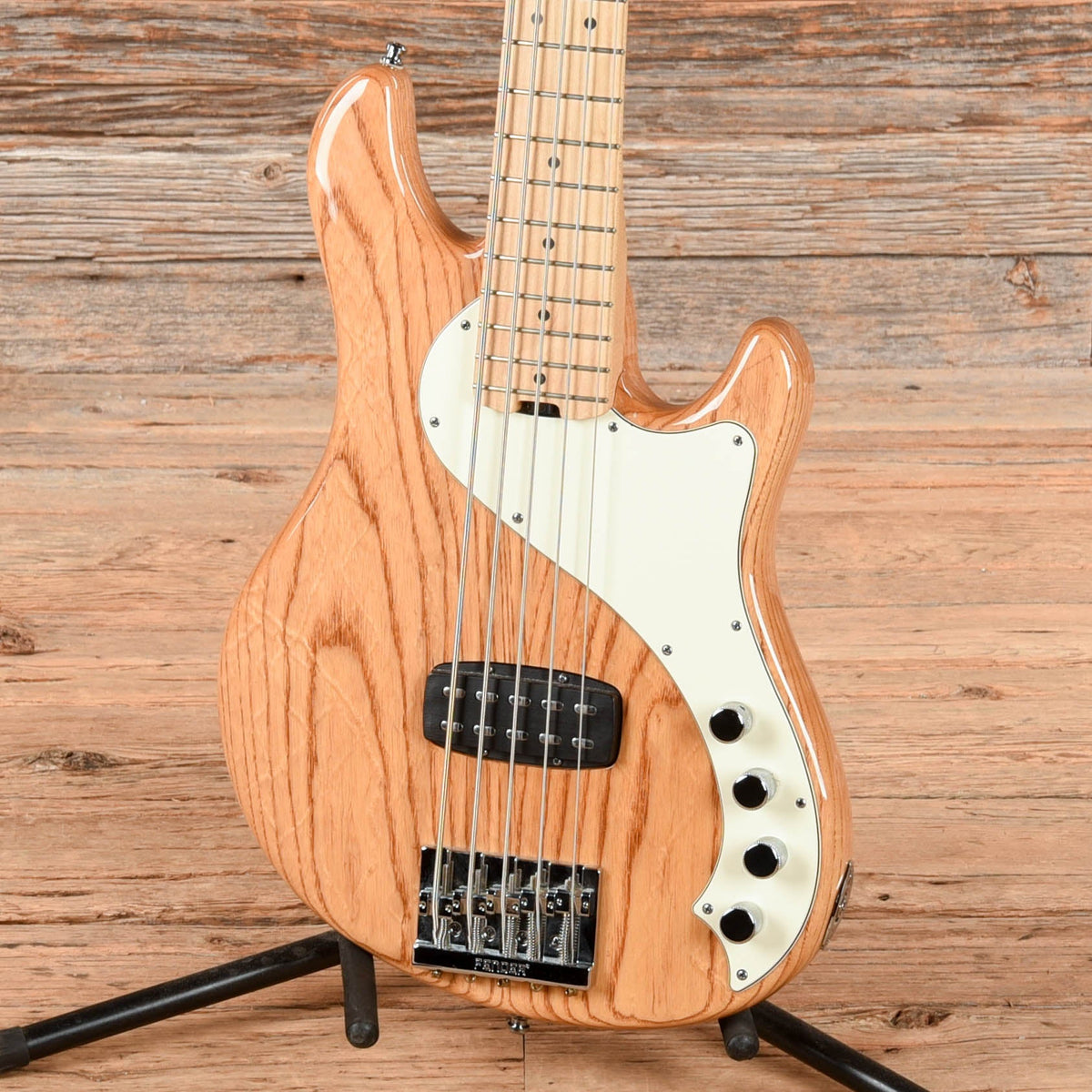 Fender American Deluxe Dimension Bass V Natural 2013 - View 2 | MusicMarket