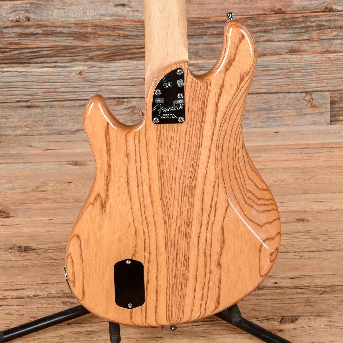 Fender American Deluxe Dimension Bass V Natural 2013 - View 3 | MusicMarket