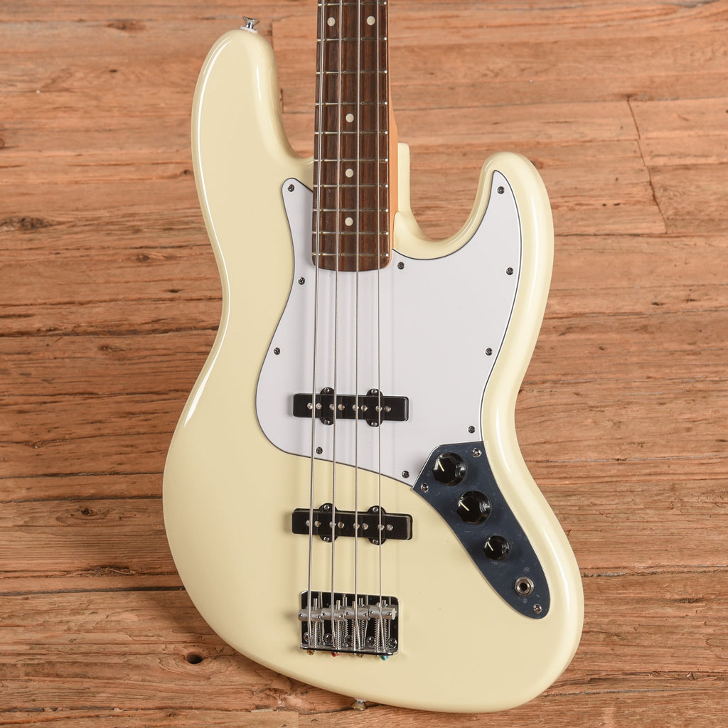 Fender Standard Jazz Bass Vintage White 2024 - View 2 | MusicMarket