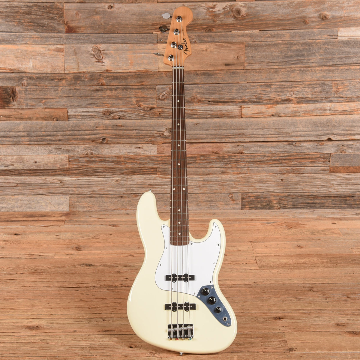 Fender Standard Jazz Bass Vintage White 2024 - View 4 | MusicMarket