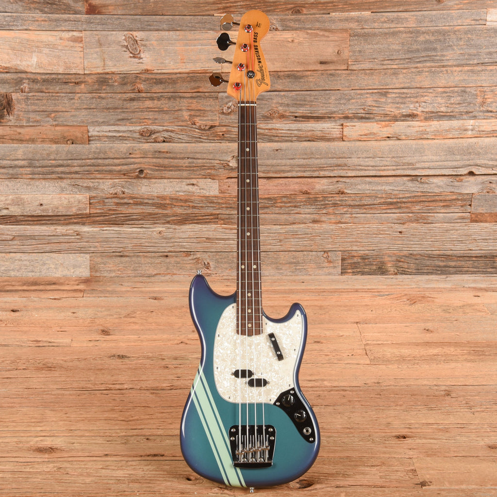 Fender Vintera II 70s Competition Mustang Bass Competition Burgundy 2023 - View 4 | MusicMarket